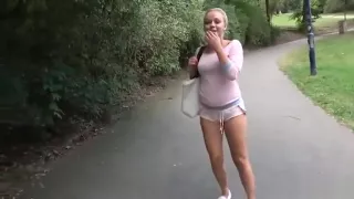 Naomi - Power pissing