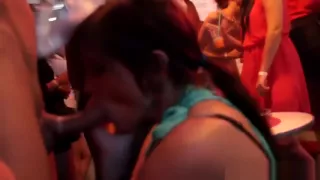 Euro amateur babe sucking strippers dick