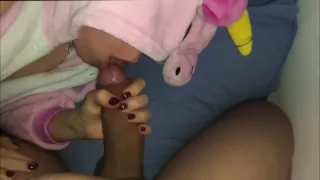 Petite étudiante en licorne enculée