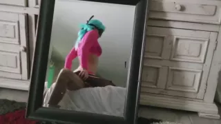 Girlfriend giving blowjob on knees homemade