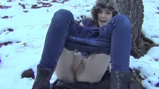 Sexy Slut Masturbates in Forest in Winter SexyCams777com