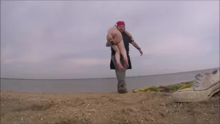 Pussy shaving , pussy licking & rimming on beach