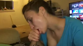 Brunette Amateur Gets A Mouthful Of Cock