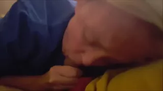 Granny Amateur genießt es immer noch, Blowjobs zu geben