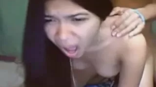 Asiatischer Amateur vor der Webcam gefickt