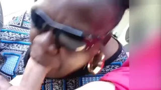 Vide couille black 2 dans le jardin