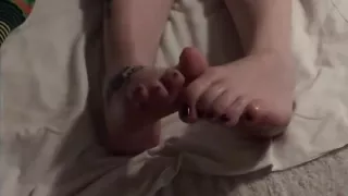 Irish cougar mom foot fetish show lube included : Solo