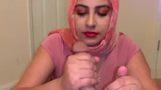 Arab teen girl gives an amazing blowjob
