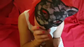 Giovane studentessa italiana porca fa un pompino con sborrata in gola!!