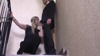 Sexe dans le bloc avec une pute