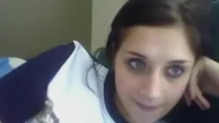 young girl shows boobes &_ plays wood dildo on webcam