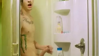 Daltronn Wank Fest in the shower