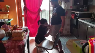 Milf viene scopata mentre sistema la spesa e poi si lecca tutta la sborra