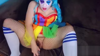 Crazy Clown Kiwwi blows on balloons and dick! Can I make your cock POP!?