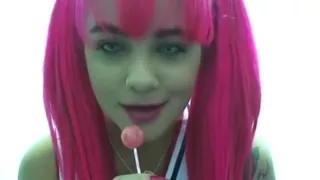 Debora Fantine dancando Funk vestida de Lider de Torcida