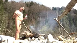 nudist starting-up his small penis