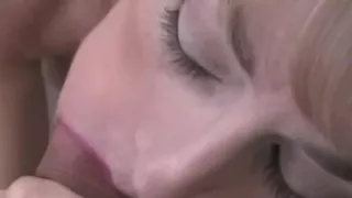 Examining Amateur GILF Pussy