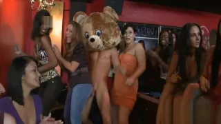 Black bitch fingering puss