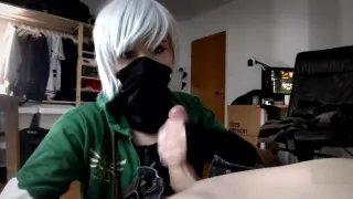 Cutie bekommt eine große Ladung von einem riesigen Schwanz