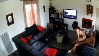 Camera cachee maison baise sur de la musique rock