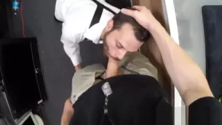 Nackte Hetero-Strandjungs schwul Schwanz lutschen und gefickt werden!