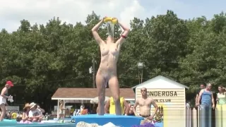 Wild amateur taking her sexy outfit off outdoors