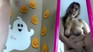 Silly Selfie Girls (1026)