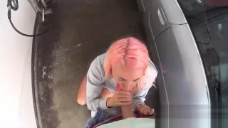 Abspritz-Profi - Laura in der Waschanlage