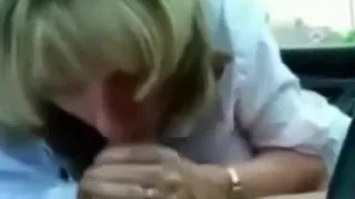 Milf gets dirty in car
