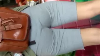 Ungewollte Arschkriecherei und durchsichtiges Elasthan