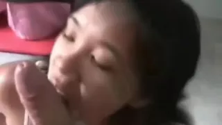 asiat chienne gorge profond facial