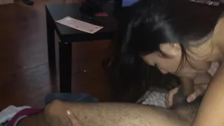 Blowjob til I cum on her pretty face