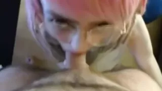 pink hair teen sucks boyfriends cock