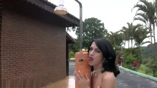 Flexibles T-Mädchen genießt Selbstbefriedigung und unordentliche Gesichtsbesamung