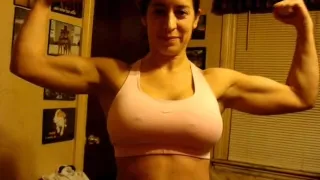 Roxi's awesome muscles and tits