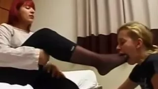 Lesbian Deep Sucks Nylon Feet!