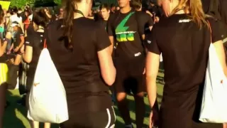 big ass blonde in leggings at concert