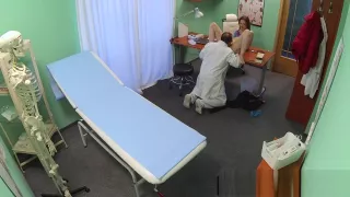 Euro patient pussyfucked by doctor on spycam