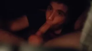 Crackhead lutscht Jungs Schwanz