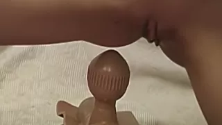 Amateur blonde with big tits gets off with a sybian