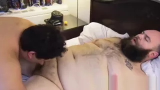 Big beard otter blowing cock during bear threesome