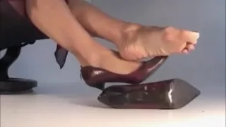 Mature Sophia's Feet : Red Heels