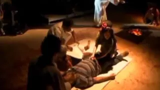 Moreno gostoso fica pelado no meio da peca