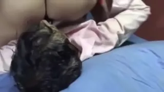 Malikma lets her servant lick her