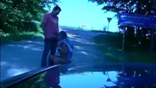 Desnuda en la carretera, mamada y follada por el marido.