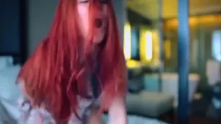 STUNNER Redhead kann die Orgasmen nicht stoppen