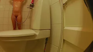 Spying sister in shower
