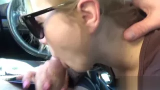 Прокатил и дал в рот в машине BMW