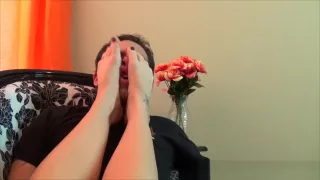 Dämonenherrin Fußanbetung