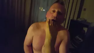 I am a Slut for a Grindr hook up!